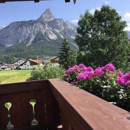 Haus Karl'S Ruh Bed & Breakfast Ehrwald Exterior photo