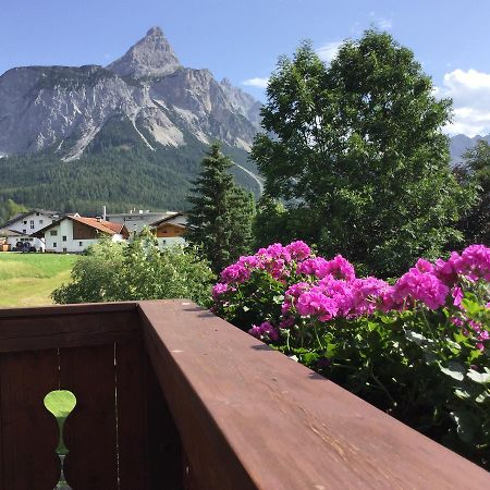 Haus Karl'S Ruh Bed & Breakfast Ehrwald Exterior photo