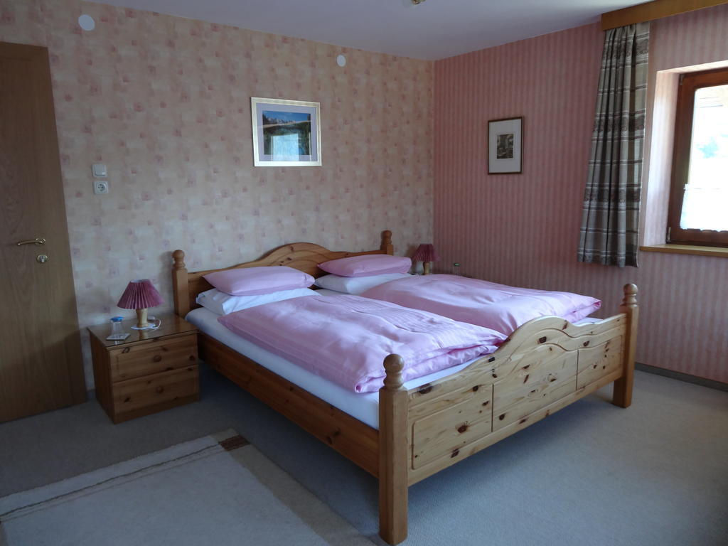Haus Karl'S Ruh Bed & Breakfast Ehrwald Room photo