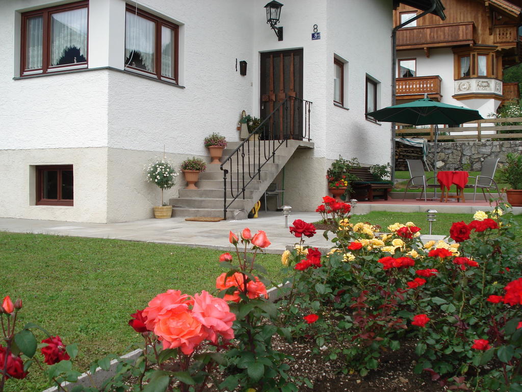 Haus Karl'S Ruh Bed & Breakfast Ehrwald Exterior photo