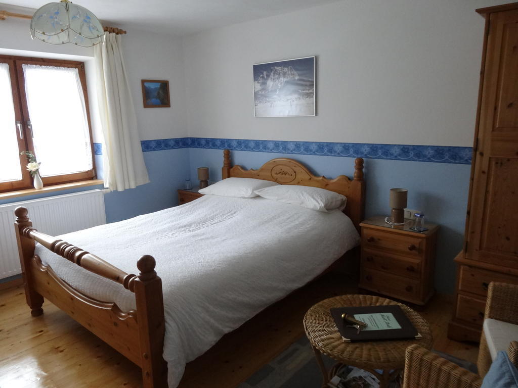 Haus Karl'S Ruh Bed & Breakfast Ehrwald Room photo