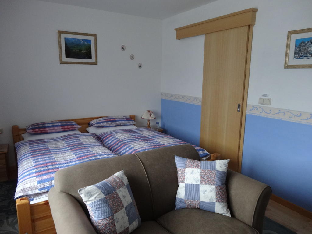 Haus Karl'S Ruh Bed & Breakfast Ehrwald Room photo