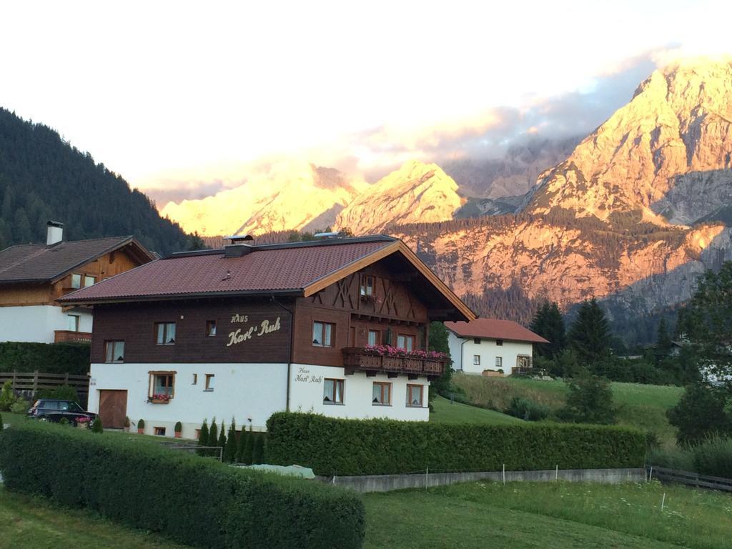 Haus Karl'S Ruh Bed & Breakfast Ehrwald Exterior photo
