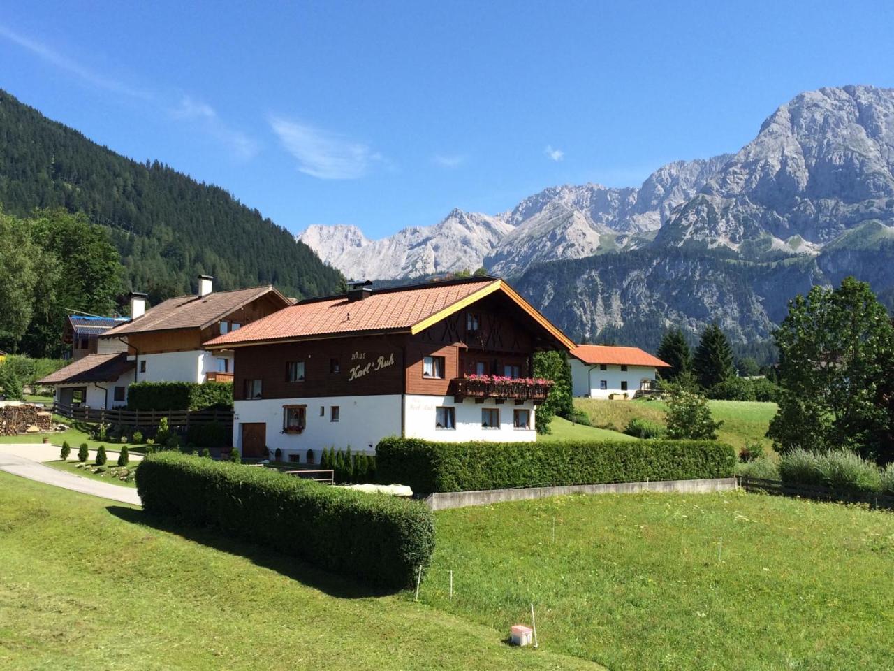 Haus Karl'S Ruh Bed & Breakfast Ehrwald Exterior photo